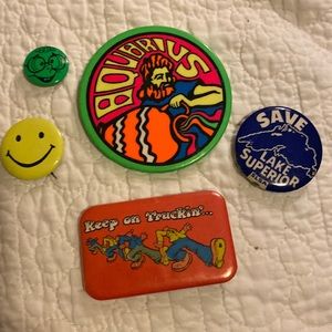 AMAZING VINTAGE 5 Pin Back Button RARE Collection 1970s